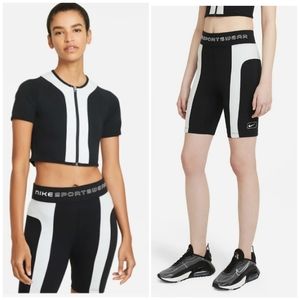 NIKE SPORTSWEAR BUNDLE